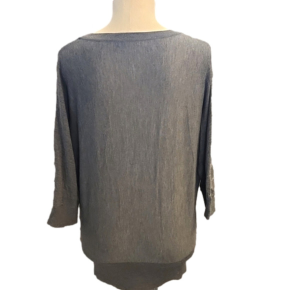 WOMENS New York & Co gray with silver cut out quarter sleeve top size Medium. - Picture 6 of 15